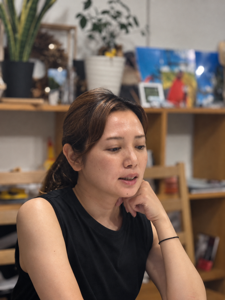 奄美の島唄と文化を海外へ伝える活動について語る田向美春さん